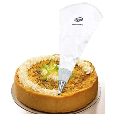 Abbildung von Dr. Oetker Spritzbeutel Baumwolle 35 cm, Universaladapter und Zwei hochwertige Edelstahl Tüllen inklusive, Backzubehör zum Dekorieren Verzieren (Farbe: weiß), Menge: 1 Stück