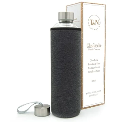 Abbildung von TRENDY AND NEW Trinkflasche T&amp;N Glasflasche Classique 550ml, Glas mit Neoprenhülle, Wasserflasche auslaufsicher, Glastrinkflasche aus dickerem Borosilikatglas für Kohlensäure geeignet unterwegs Büro oder zu Hause, Schlankes Design