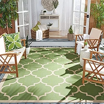 Abbildung von SAFAVIEH Geometrisch Teppich für Wohnzimmer, Esszimmer, Schlafzimmer Courtyard Collection, Kurzer Flor, Grün und Beige, 160 X 231 cm