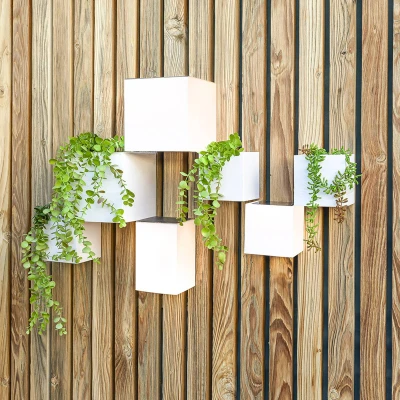 Abbildung von Newgarden Wally LED Solarwandleuchte, 12x18 cm