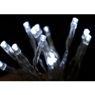 Abbildung von Spetebo Lichterkette mit 96 LEDs kaltweiß + 8 Funktionen Innen und Außen Batterie betrieben eingebauter Zeitschaltuhr