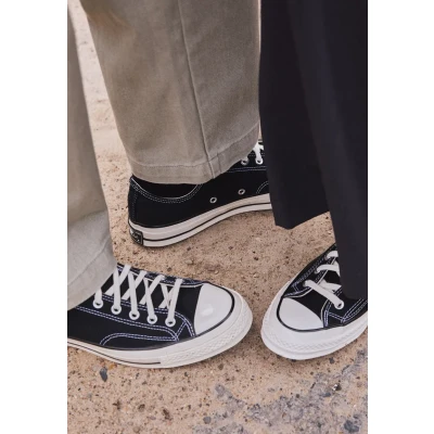 Abbildung von Converse Chuck Taylor ALL STAR 70 Unisex Sneaker low, Größe: 42, Black Textil