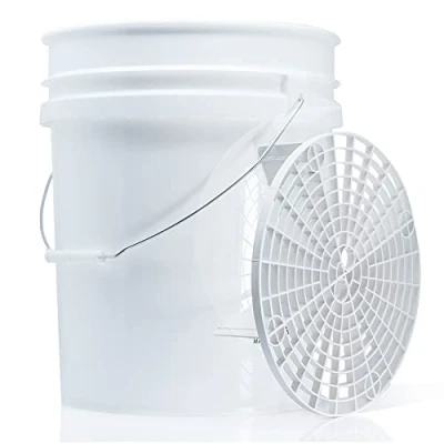 Abbildung von detailmate Black&amp;White Set Magic Bucket Wasch Eimer 20 Liter/5GAL + Schmutzsieb Eimereinsatz weiß Zubehör für die professionelle Auto Handwäsche Ideal Autowäsche, Motorradwäsche, Autopflege