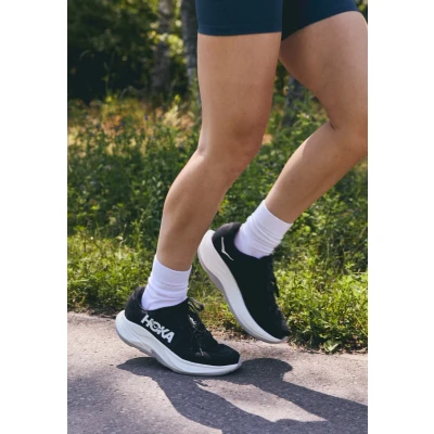 Abbildung von HOKA Rincon 4 Laufschuh Neutral, Damen, Größe: 39 1/3, Black/white Schuhe