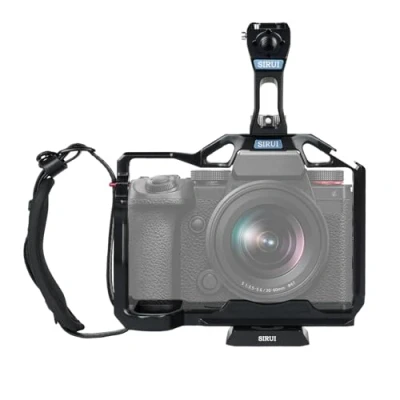 Abbildung von SIRUI Kamerakäfig für Panasonic LUMIX S5II S5IIX Cage mit Oberem Handgriff Arca Swiss Kompatibel, 1/4&quot; 20 Gewindebohrungen, NATO Schiene, Cold Shoe,3/8&quot; Multi Gewinde