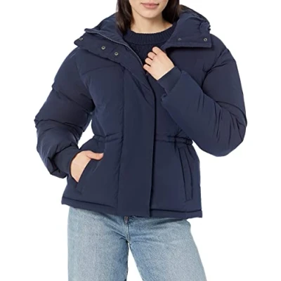 Abbildung von Amazon Essentials Damen Kurze, taillierte Daunenjacke (in Übergröße erhältlich), Marineblau, XXL