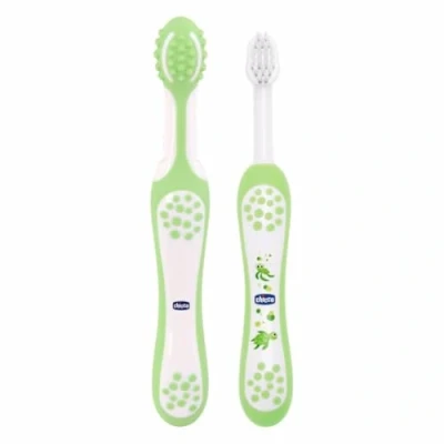 Abbildung von Chicco 00006961000000 Trainingzahnbürste Set, Enthält Zahnbürste Und Massagebürste, 4M+, grün
