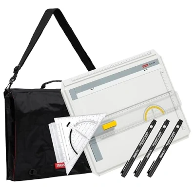 Abbildung von Aristo VD87140 Zeichenplatten Set 1 (AR70442 Geo Board Zeichenplatte A4, AR7090 Schnellzeichendreieck, AR7064 Carry Bag schwarz, AR23513 College Pigmentliner 3er Set)