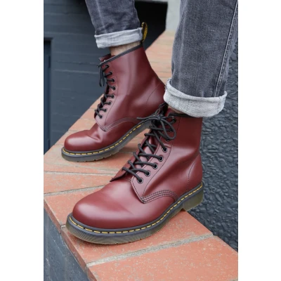 Abbildung von Dr. Martens 1460 BOOT Schnürstiefelette, Größe: 36, Cherry red rouge Schuhe