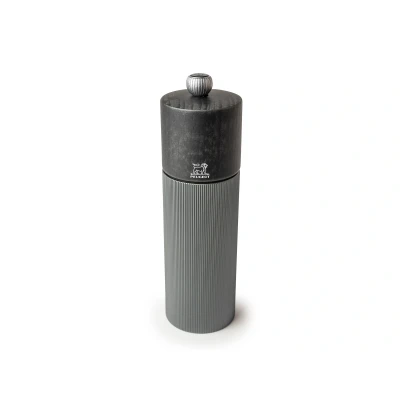Abbildung von PEUGEOT Pfeffermühle Line 18 cm Klassische Mahlgradeinstellung Aluminium und Holz mit PEFC Siegel Französiches Know How Karbonfarben