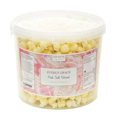 Abbildung von Everly Grace Popcorn Pink Salt Retreat, 250 g salziges mit Avocadoöl und hochwertigem rosa Salz aus unserer Manufaktur in Augsburg, Deutschland