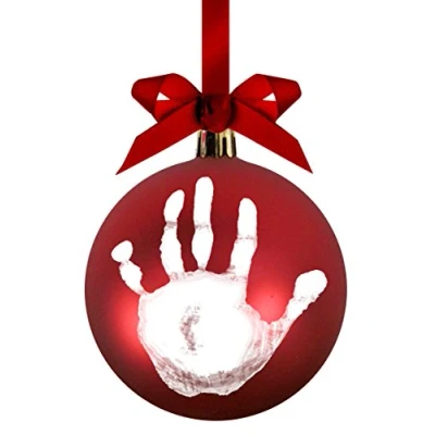 Abbildung von Birnenkopf Rote Weihnachtskugel zum Aufhängen am Baum, personalisierbar mit Aufdruck und goldenem Marker