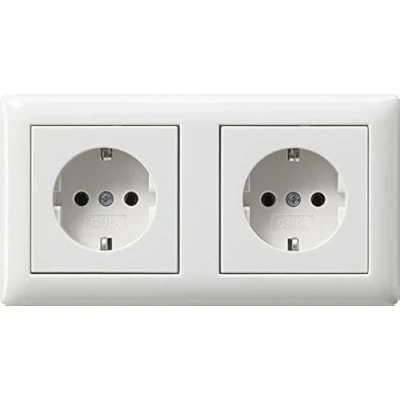 Abbildung von Komplett Set Gira Standard 55 Abdeckrahmen, 2 fach Reinweiß, glänzend mit 2x Steckdose reinweiß