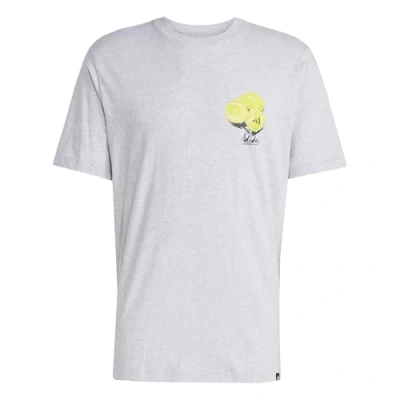 Abbildung von adidas Herren Lounge STILL Life Lemons Graphic T Shirt, Light Grey Heather, XS