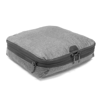 Abbildung von Peak Design Packing Cube Medium schnell und effizient gepackt (BPC M CH 1)