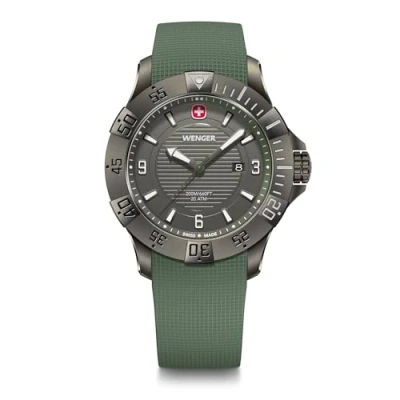Abbildung von WENGER Herren Armbanduhr Seaforce Analog Quarz, Ø 43 mm, Swiss Made, Wasserdicht bis 200 m, Metallisches Blaugrau/Grün, Silikon Armband Grün, 01.0641.143