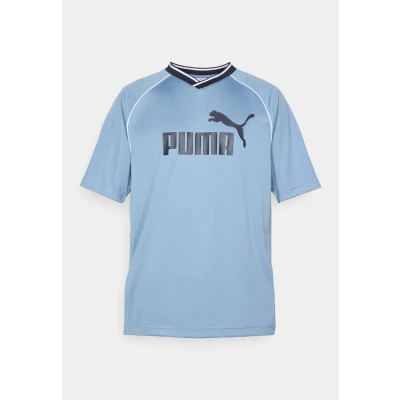 Abbildung von Puma Collared Football Tshirt print, Herren, Größe: Medium, Cool blue