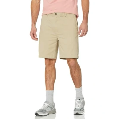 Abbildung von Amazon Essentials Herren Klassisch Geschnittene Chinoshorts, 23 cm, Dunkles Taupe, 38W
