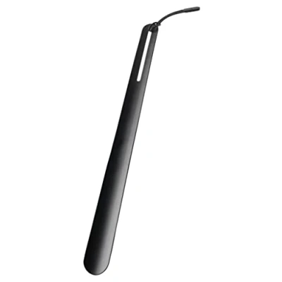 Abbildung von Zone Denmark A Shoe Horn, Schuhlöffel, Schuhanzieher Lang aus Metall, zum Aufhängen, 45 x 4 cm, Schwarz