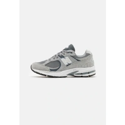 Abbildung von New Balance 2002 Unisex Sneaker low, Größe: 36, Dark grey Leder und textil