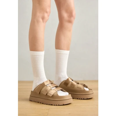 Abbildung von UGG Damen Goldenglow Slide Sandale, dark sand, 40 EU