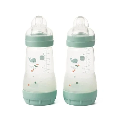Abbildung von MAM Easy Start selbststerilisierende Anti Colic Babyflasche, 2er Pack (2 x 260 ml), Flaschen mit mittlerem Durchfluss Sauger Größe 2, Neugeborene Essentials, Blau (Designs können variieren)