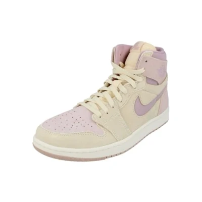 Abbildung von Beige Nike Air Jordan 1 Turnschuhe