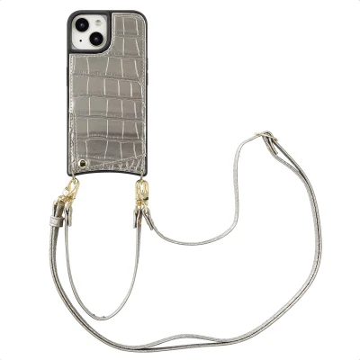 Abbildung von Apple iPhone 15 Hülle Kunstleder Selencia Hard Case/Backcover Handyhülle Silber