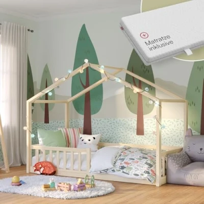 Abbildung von Bellabino Kinderbett Bia 80x160 cm, Hausbett Kinder inkl. Matratze, Rausfallschutz und Rolllattenrost, Montessori Bodenbett Natur aus Massivholz Kiefer