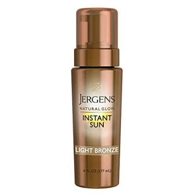 Abbildung von Jergens Natural Glow Instant Sun Sunless Tanning Mousse, Light, 6 Fluid Ounce by