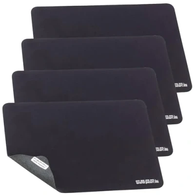 Abbildung von PEARL Microfaser Mauspad: 4er Set 3in1 Mikrofaser Mauspads, Display Schutz &amp; Reinigungs Tücher (Mousepad Tuch, Maus Matte)