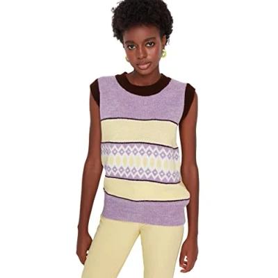 Abbildung von Trendyol Women&#039;s Crew Neck Colorblock Fitted Vest Sweater, Braun, S