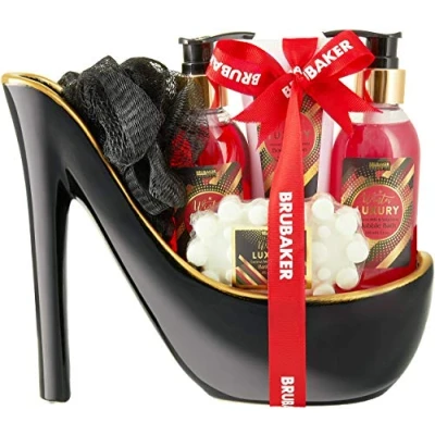 Abbildung von BRUBAKER Hautreinigungs Set Dusch und Badeset, Pflegeset für Frauen, 6 tlg., Beauty Geschenkset in Keramik Stiletto mit Erdbeer Kokosnuss Duft