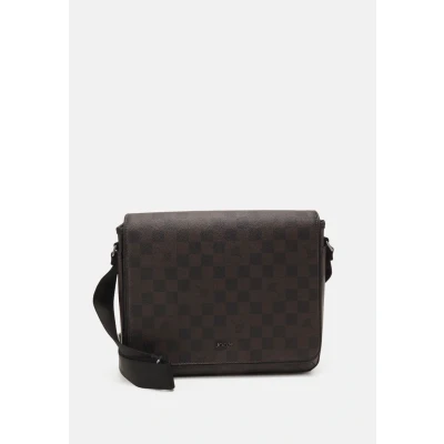 Abbildung von JOOP! Cortina Piazza Nevio Messenger Unisex Umhängetasche, Größe: One Size, Seal brown