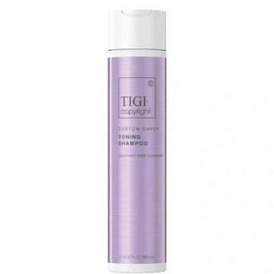 Abbildung von TIGI Copyright Custom Care Toning Shampoo 300ml silbershampoo