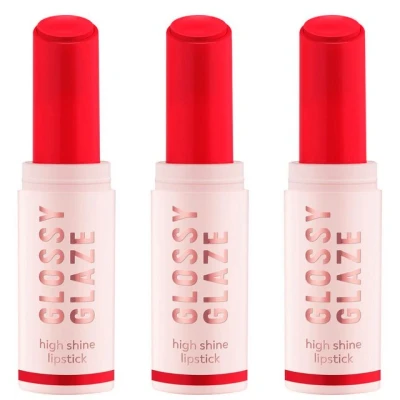 Abbildung von essence GLOSSY GLAZE high shine lipstick, Nr. 04, Rot, hochpigmentiert, glänzend, farbintensiv, vegan, ölfrei, ohne Parabene, Mikroplastikpartikel, 3er Pack (3x1.9g)