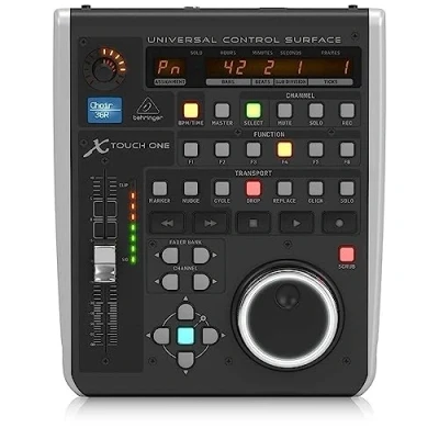Abbildung von Behringer X TOUCH ONE Universal Bedienoberfläche mit berührungsempfindlichem Motor Fader und LCD Scribble Streifen