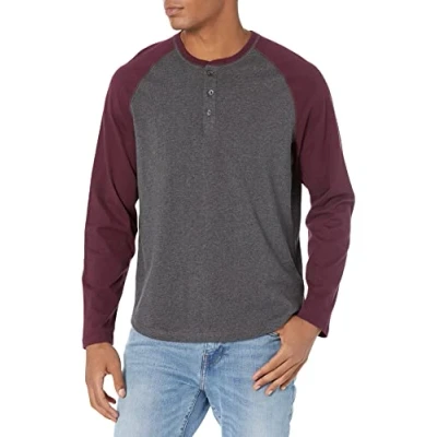 Abbildung von Amazon Essentials Herren Henley Shirt mit Langen Ärmeln und normaler Passform (erhältlich in Big &amp; Tall), Dunkelgrau Meliert/Maronibraun, M