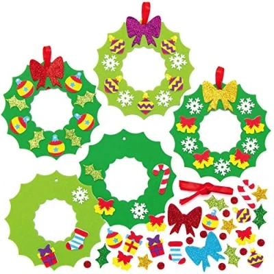 Abbildung von Baker Ross Weihnachtskranz Set AX504, 8 Stück, zum Gestalten und Dekorieren, ideal für weihnachtliche Kunst Bastelprojekte, Aktivitäten in Schule Bastelgruppen