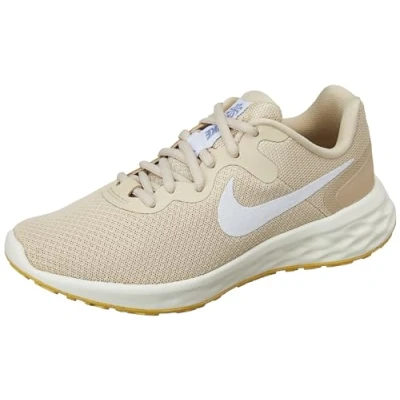 Abbildung von Nike Damen Revolution 6 Nn Shoes, Sanddrift Weißer Topas Gold Indigo Haze Sail, 39 EU
