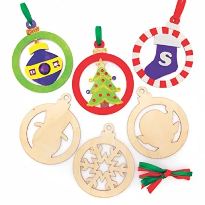 Abbildung von Baker Ross FC190 Weihnachtskugeln aus Holz Bastelset 10er Pack, Weihnachtsbaumschmuck zum Selbermachen, Holzbasteleien für Kinder, Holzdekorationen Weihnachtsbäume