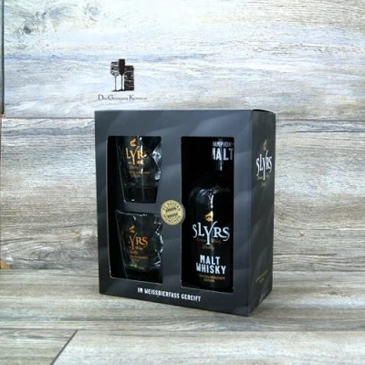 Abbildung von Slyrs Champions Malt Whisky FC Bayern München Edition Geschenkverpackung 0,7 Liter 40% Vol