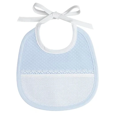 Abbildung von FILET Kleines Lätzchen aus weichem Stoff, Motiv Lutschtabletten Himmel mit Tasche Aida zum Sticken, ideal für Babys und die ersten Monate, hergestellt in Italien, hellblau