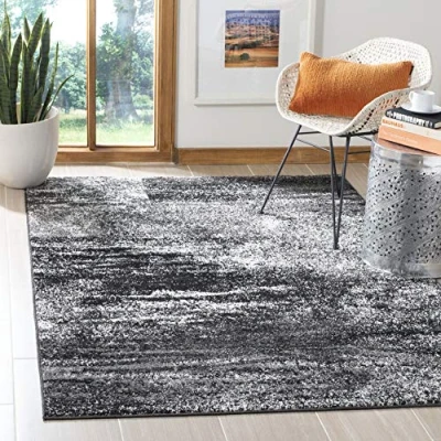 Abbildung von SAFAVIEH Modern Teppich für Wohnzimmer, Esszimmer, Schlafzimmer Adirondack Collection, Kurzer Flor, Silber und Schwarz, 122 X 183 cm