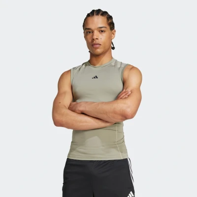 Abbildung von adidas Performance Techfit Sleeveless Top, Herren, Größe: Medium, Silver pebble