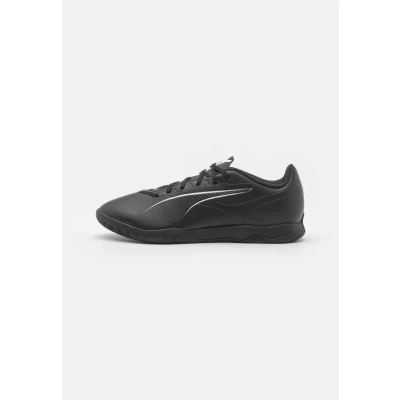 Abbildung von Puma Ultra 5 PLAY IT Fußballschuh Halle, Herren, Größe: 42.5, Black/white Schuhe