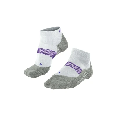Abbildung von Falke Endurance COOL Sportsocken white, Damen, Größe: 41/42, White