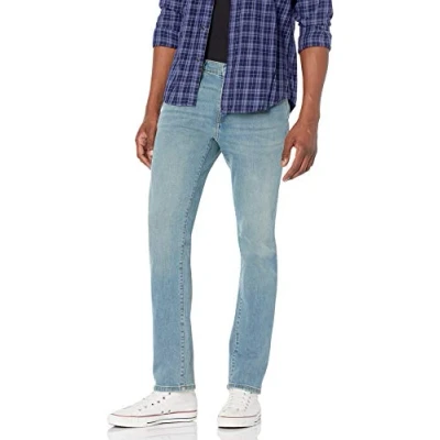 Abbildung von Amazon Essentials Herren Slim Fit Jeans, Hellblau Vintage, 33W / 28L