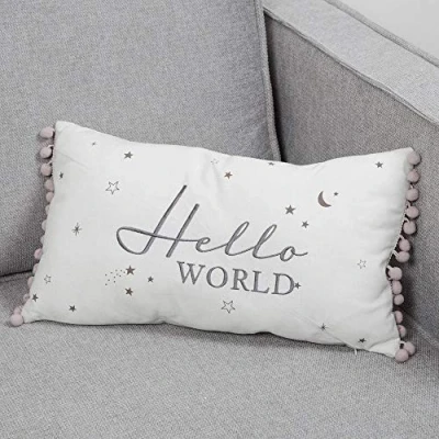 Abbildung von Hello World Kissen mit Quasten, für Kinderzimmer