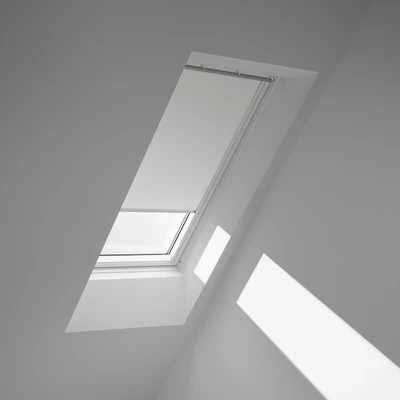 Abbildung von VELUX Verdunklungsrollo &quot;DKL MK06 1025SWL&quot;, verdunkelnd, Verdunkelung, ohne Bohren, in Führungsschienen, weiße Führungsschienen &amp; Griffleiste